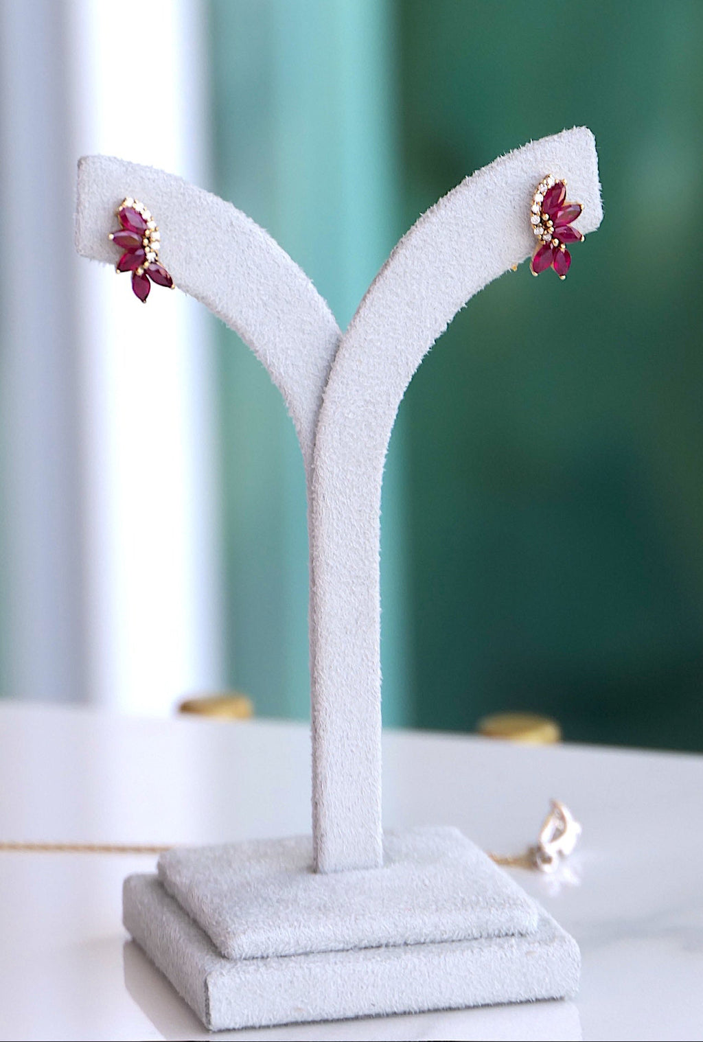 Lunaflare Curve Studs