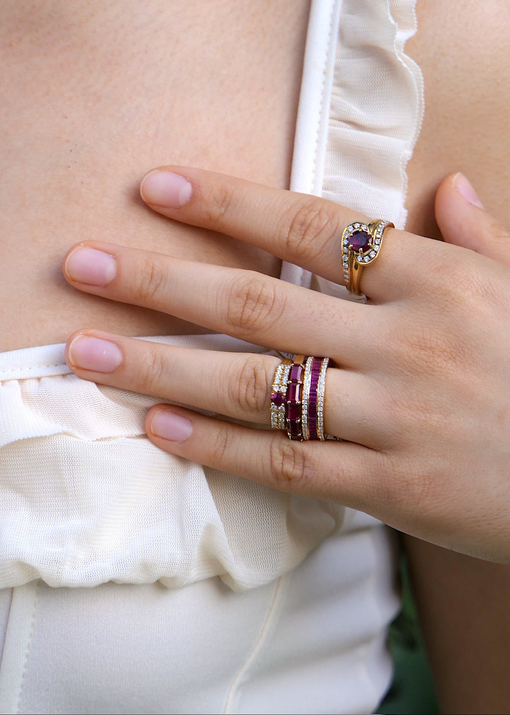 Anillo de herencia romántica